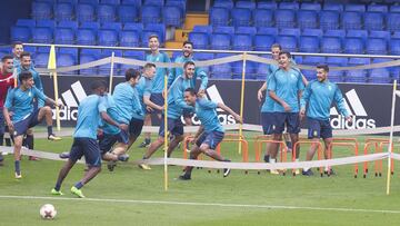 El Villarreal se entren&oacute; ayer en el estadio del partido.