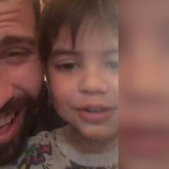 Piqué se lo pasa en grande con su hijo: no puede contener la risa