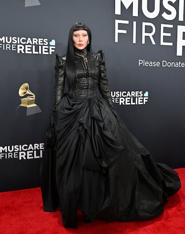 Los ‘looks’ más impactantes que las celebridades han llevado en la historia de los Premios Grammy