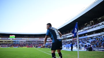 Pablo Barrera of Queretaro during the 16th round match between Queretaro and Mazatlan FC as part of the Liga BBVA MX, Torneo Apertura 2025 at La Corregidora Stadium, on November 02, 2025 in Santiago de Queretaro, Mexico.