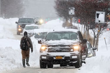 These important items should be in your car if you get stuck in a snowstorm