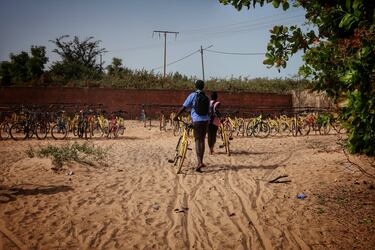 Bicicletas listas para ser repartidas en Senegal por la ONG Bicicletas Sin Fronteras (BSF). Gracias al trabajo de esta ONG en el país africano ha bajado considerablemente el absentismo escolar.