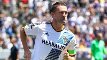 Llegó siendo un referente de la selección irlandesa, el capitán se consolidó con el Galaxy convirtiéndose en el líder que el equipo necesitaba para la consecución de una MLS Supporters Shield y 3 MLS Cups. 