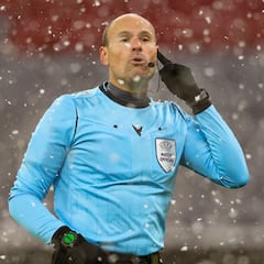 Del Cerro y Mateu elegidos para pitar en la Eurocopa