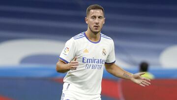 Hazard, en una acci&oacute;n con el Real Madrid. 