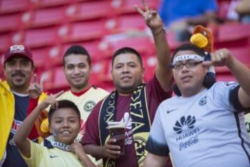 El color del Clásico Nacional; gran ambiente en Zapopan