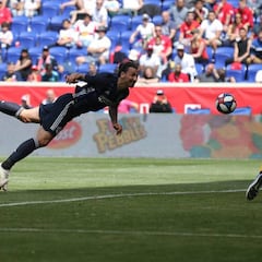 Zlatan finally scores against one of the New York teams