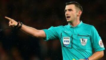 Michael Oliver fue protagonista de un hecho &uacute;nico en la historia del f&uacute;tbol. 