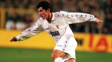 A este delantero no hay nada que recriminarle. Desembarcó en el Santiago Bernabéu en 1996, después de cinco temporadas en el Sevilla, y en la 97/98 fue parte fundamental en la consecución de la tan ansiada 'Séptima'. Tras el Mundial de Francia, donde Croacia fue tercera, quedó segundo en la votación del Balón de Oro.