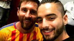 Maluma se fotograf&iacute;a con Messi en el Barcelona Manchester United