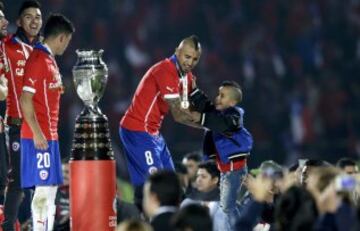 Arturo Vidal, a 10 años de su debut en la Roja.