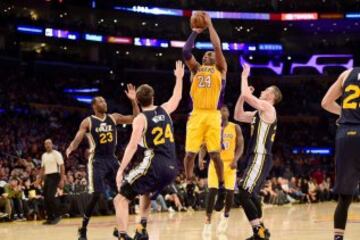 Kobe Bryant anotó 60 puntos en su último partido con los Lakers. Récord de la temporada que consiguió ante los Utah Jazz.