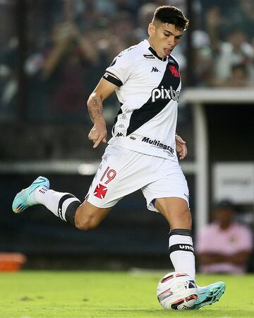Carlos Palacios disputó todo el segundo tiempo en el partido entre Vasco da Gama y Cricuma. Su equipo caía por 0-1 y con el chileno en cancha lograron darlo vuelta para ganar 2-1.