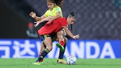 NAVI MUMBAI, INDIA - OCTOBER 12: Gabriela Rodriguez of Colombia and Olaya Enrique  of Spain compete for the ball during the FIFA U-17 Women's World Cup 2022 Group C match between Spain and Colombia at DY Patil Stadium on October 12, 2022 in Navi Mumbai, India. (Photo by Joern Pollex - FIFA/FIFA via Getty Images)