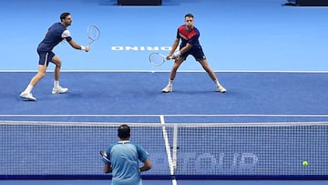 Marcel Granollers y Horacio Zeballos of Argentina, contra Rohan Bopanna y Matthew Ebden, en las Nitto ATP Finals de Turín.