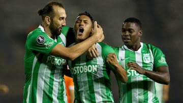 Sebasti&aacute;n Gomez de Atl&eacute;tico Nacional celebra un gol este jueves en un partido de la Copa Libertadores entre Deportivo La Guaira - Atl&eacute;tico Nacional, en Caracas (Venezuela). 