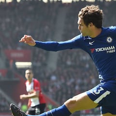 Marcos Alonso, acusado de conducta violenta por la FA