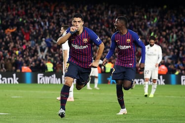 El delantero uruguayo del Barça celebra uno de sus tres goles al Real Madird el 28 de octubre de 2018.