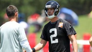 A Matt Ryan le intercepta hasta su propio entrenador