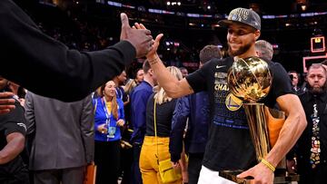 Stephen Curry, tras ganar el anillo con los Golden State Warriors.