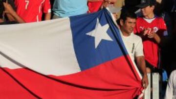 Los hinchas de la Roja acudirán en masa al Estadio Nacional en el debut de la Roja.