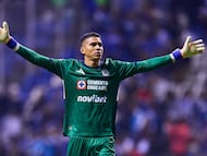 Kevin Mier of Cruz Azul during the 15th round match between Puebla and Cruz Azul as part of the Liga BBVA MX, Torneo Apertura 2025 at Cuauhtemoc Stadium, on October 31, 2025 in Puebla, Mexico.