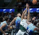 El Tenerife desnuda al Unicaja y sigue imparable