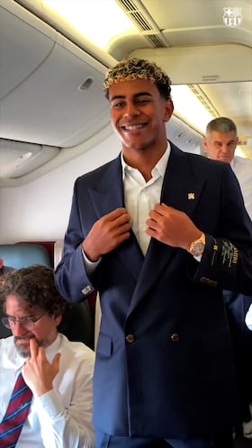 El ‘flow’ de Lamine Yamal en traje que se ha hecho viral