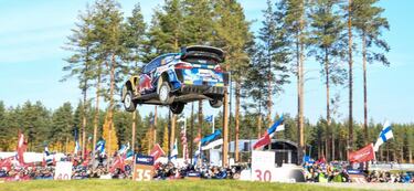 Fourmaux vuela en los tramos del Rally de Finlandia