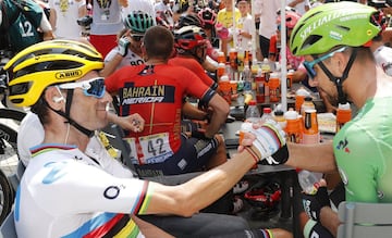 Caleb Ewan se llevó la victoria de la etapa 16 del Tour de Francia. El colombiano Rigoberto Urán subió un puesto en la clasificación general. 