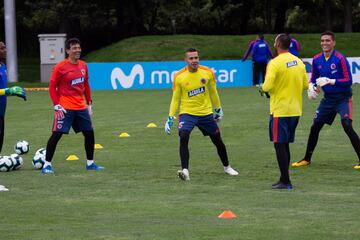 Iván Mauricio Arboleda,Eder Chaux, Aldair Quintana y Diego Novoa entrenan en la sede de la FCF bajo las dirección de Carlos Queiroz.