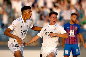 Arribas, en su gol en la ida al Eldense. 