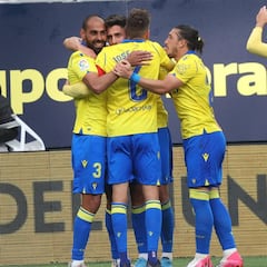 El Cádiz sale del descenso en un momento clave