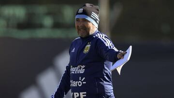 Argentina&#039;s national team coach Jorge Sampaoli, gestures during a training session in Ezeiza, Buenos Aires on May 24, 2018. 
 The Argentinian team is training ahead of a friendly match against Haiti to be held on May 29 at &quot;La Bombonera&quot; stadium in Buenos Aires, before departing to Barcelona, to prepare for the upcoming FIFA World Cup 2018 in Russia. / AFP PHOTO / JUAN MABROMATA