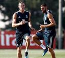 Benzema y Bale, los veteranos del Madrid en Valdebebas