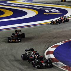 Alonso puede con Button y Carlos Sainz destroza a Kvyat