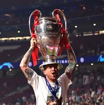 El lateral español que es parte del equipo campeón del Liverpool no tuvo mucha actividad y su ciclo con los de Anfield parece finalizado.