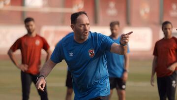 El portugués Ricardo Soares, extécnico del Al Ahly, durante una sesión con el equipo egipcio, rival del Madrid en la semifinales del Mundialito.
