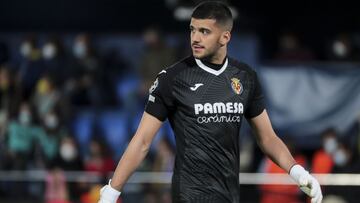 Villarreal's Gero Rulli during Champions League match between Villarreal CF vs BSC Young Boys at La Ceramica Stadium on November 2, 2021.