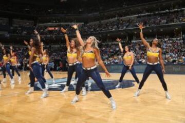 Las cheerleaders ponen el espectáculo en cada partido de la NBA.