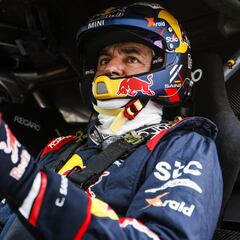 A Sainz le toca tragar polvo