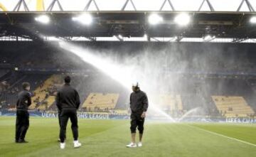 Imágenes de la antesala del duelo Dortmund-Mónaco en el Signal Iduna Park.