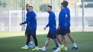 17/10/19
Entrenamiento FC Barcelona
Jordi Alba
Messi
Arturo Vidal
Luis Suarez
Pique
