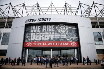 Leeds United del técnico Marcelo Bielsa cayó 4-2 ante los Derby County que son dirigidos por el exfutbolista Frank Lampard