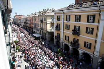 Decimosegunda etapa entre Cuneo y Pinerolo de 156 km.
