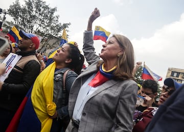 La exvicepresidenta Martha Lucía Ramírez acompañó a los venezolanos durante las protestas de este jueves.