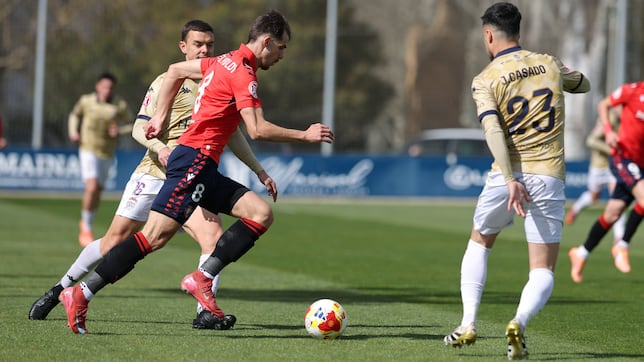 Primera RFEF hoy, en directo: resultados y partidos de la jornada 30, grupos 1 y 2, en vivo