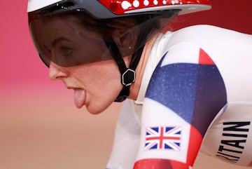 La británica Katy Marchant agotada en los cuartos de final de ciclismo en pista femenino.