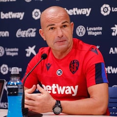 Paco López: "Son muy pocos los elegidos que pueden ganar al Barcelona"