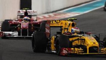 <b>DESASTRE. </b>Alonso no pudo pasar a Petrov y perdió sus opciones.